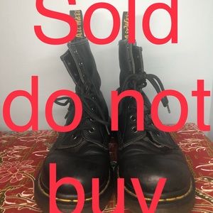 SOLD DO NOT BUY Dr Martens 1460 size 8